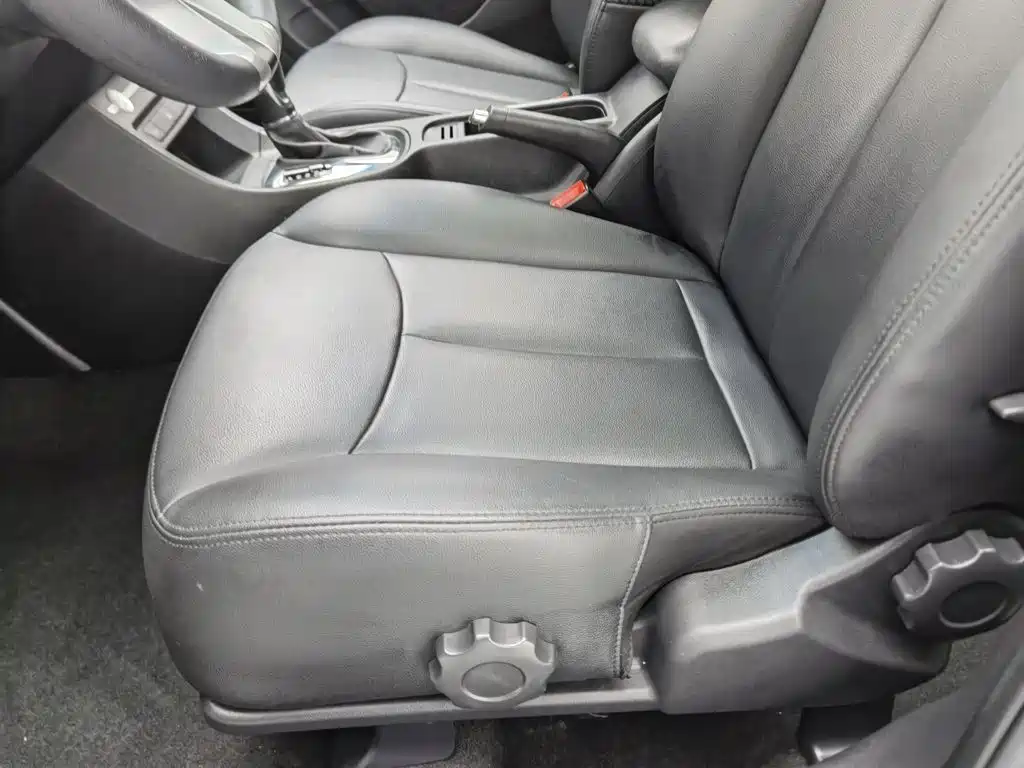 Фото 20 - Roewe 360