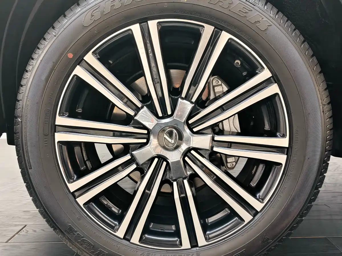 Lexus LX 2019 570 Prestige Luxury Edition фото 19