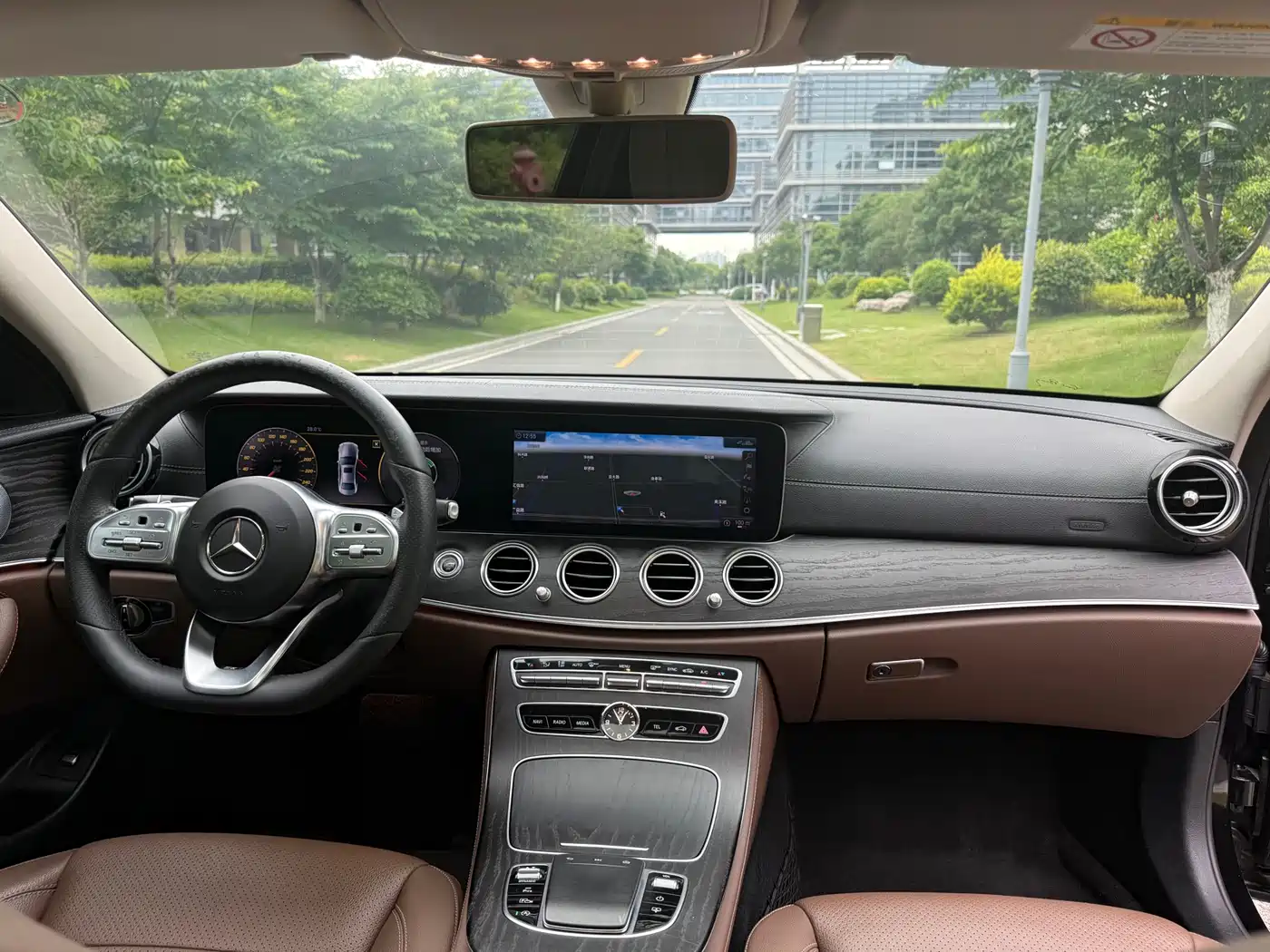 Mercedes-Benz E-Class 2019 E 300 L Sport Luxury фото 15