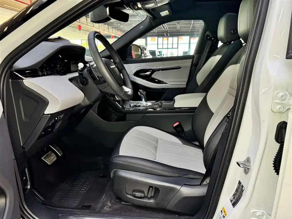 Land Rover Range Rover Evoque 2020 Model 249PS R-DYNAMIC S Gloss Black Sport Edition фото 17