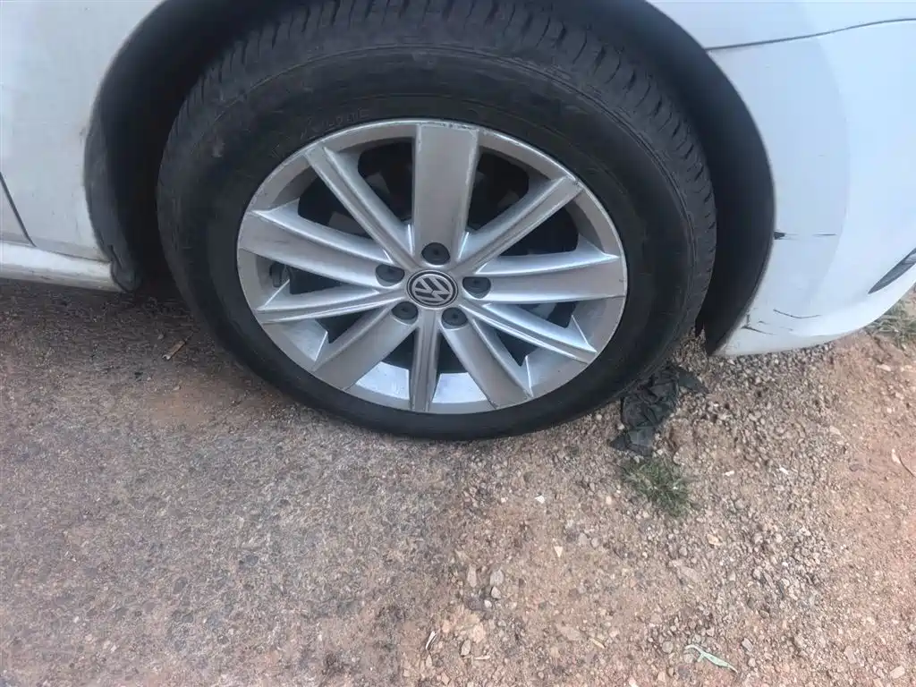 Volkswagen Polo 2014 1.6L Manual Comfort Edition фото 8