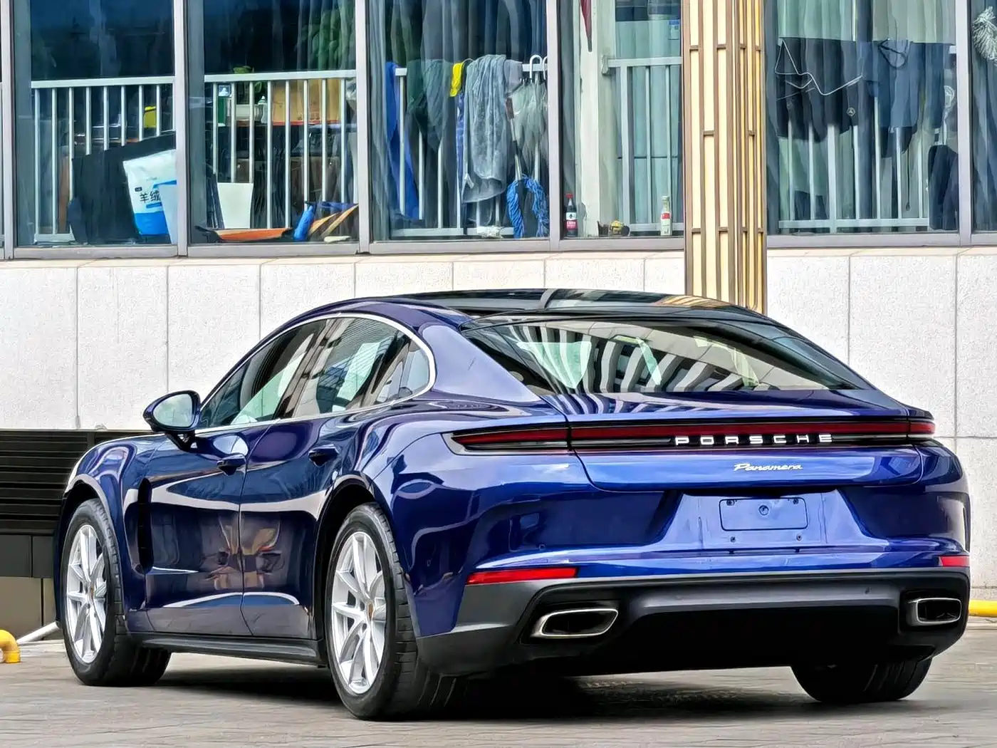 PORSCHE PANAMERA