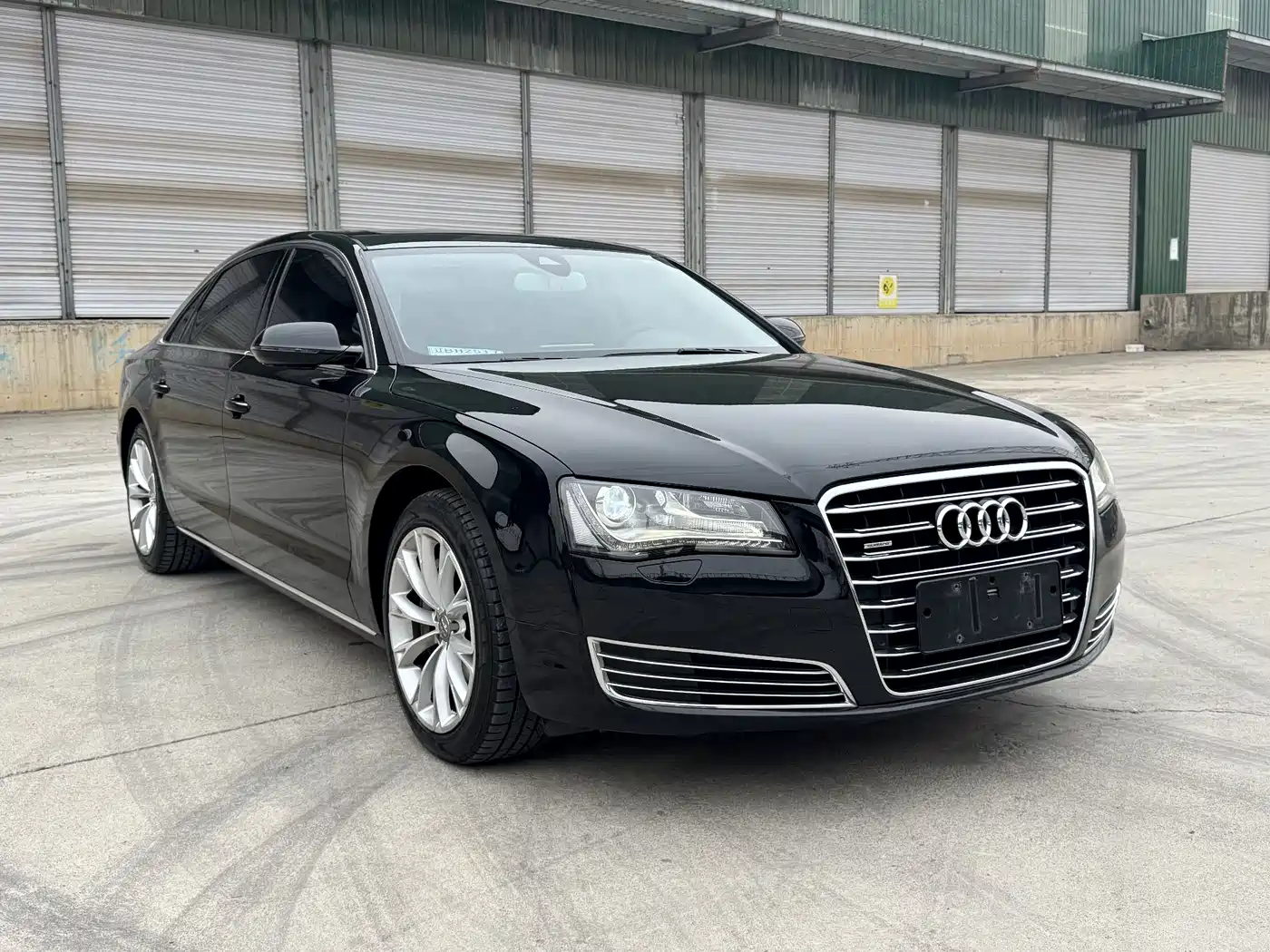 Audi A8 2013 A8L 45 TFSI quattro Luxury фото 3