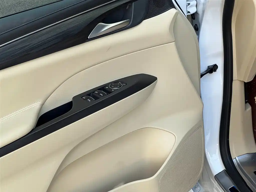 Buick GL8 2023 ES Landmaster Exclusive фото 5