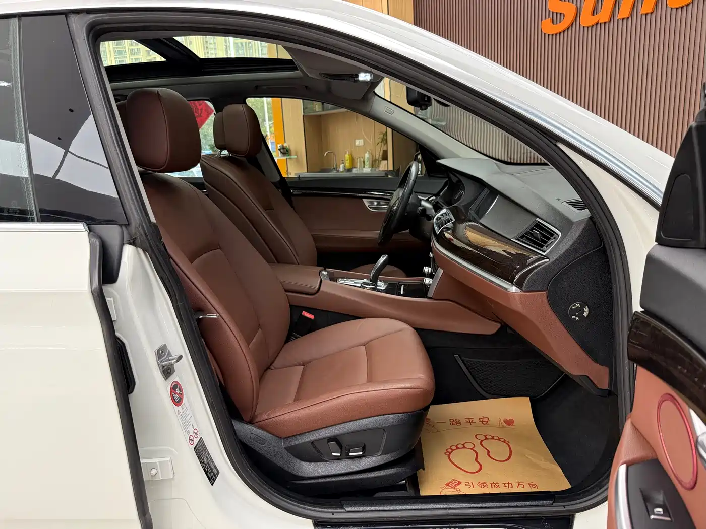 BMW 5 Series GT 2013 535i Elegance фото 23