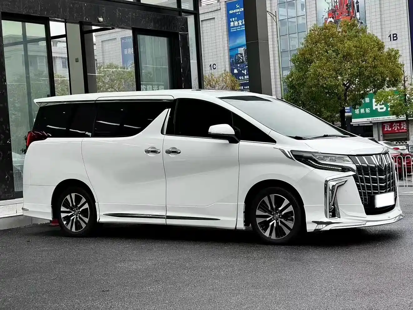 Toyota Alphard 2018 Facelift 3.5L Premium Edition фото 3