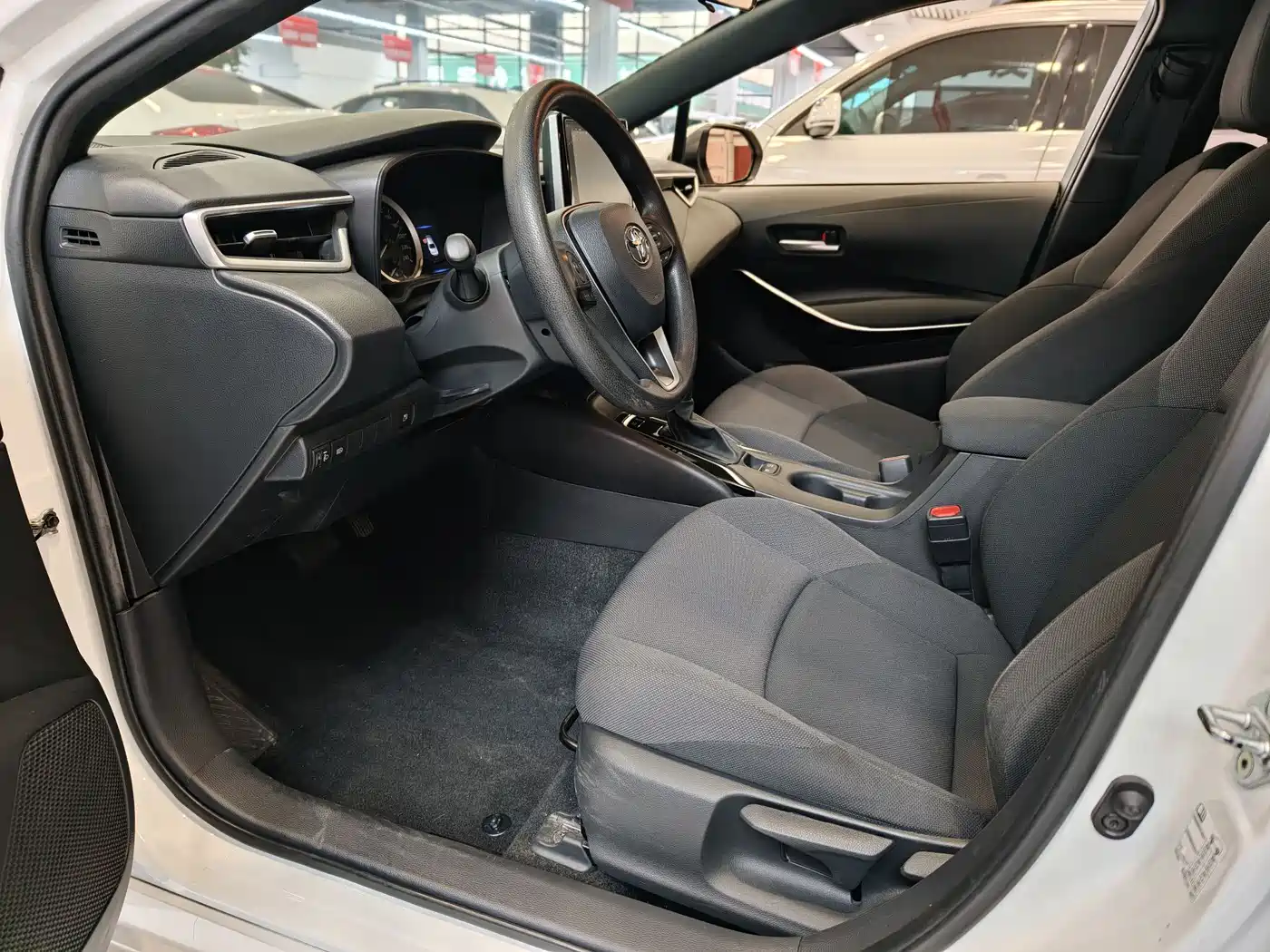 Toyota Levin 2021 Dual Engine 1.8H E-CVT Luxury Edition фото 8