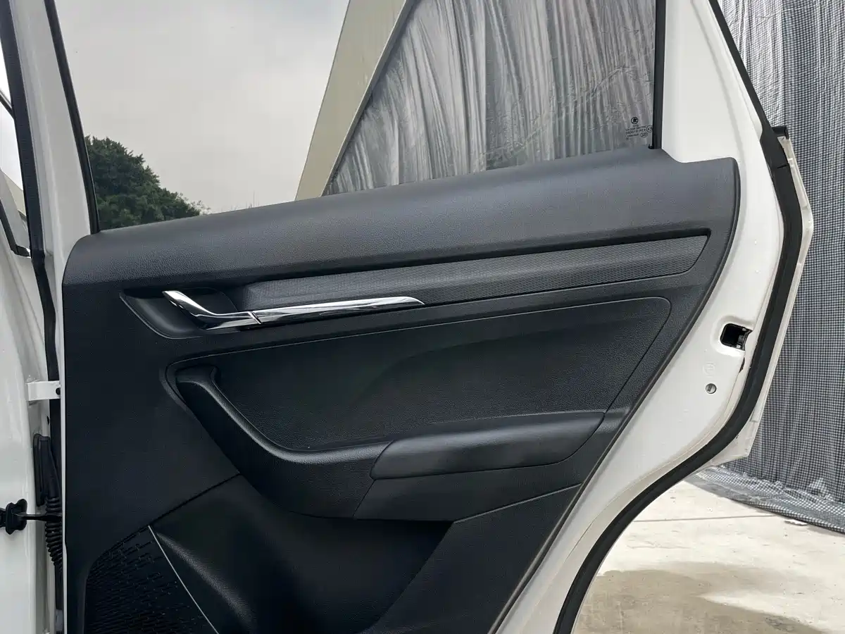 Škoda Kamiq 2022 1.5L Automatic Comfort Edition фото 26