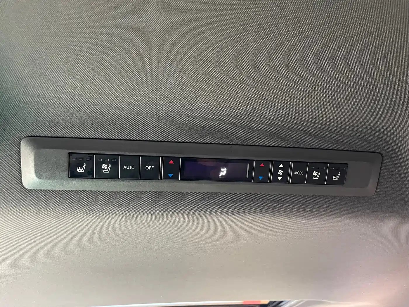 Toyota Sienna 2021 2.5L Hybrid Premium Edition фото 15
