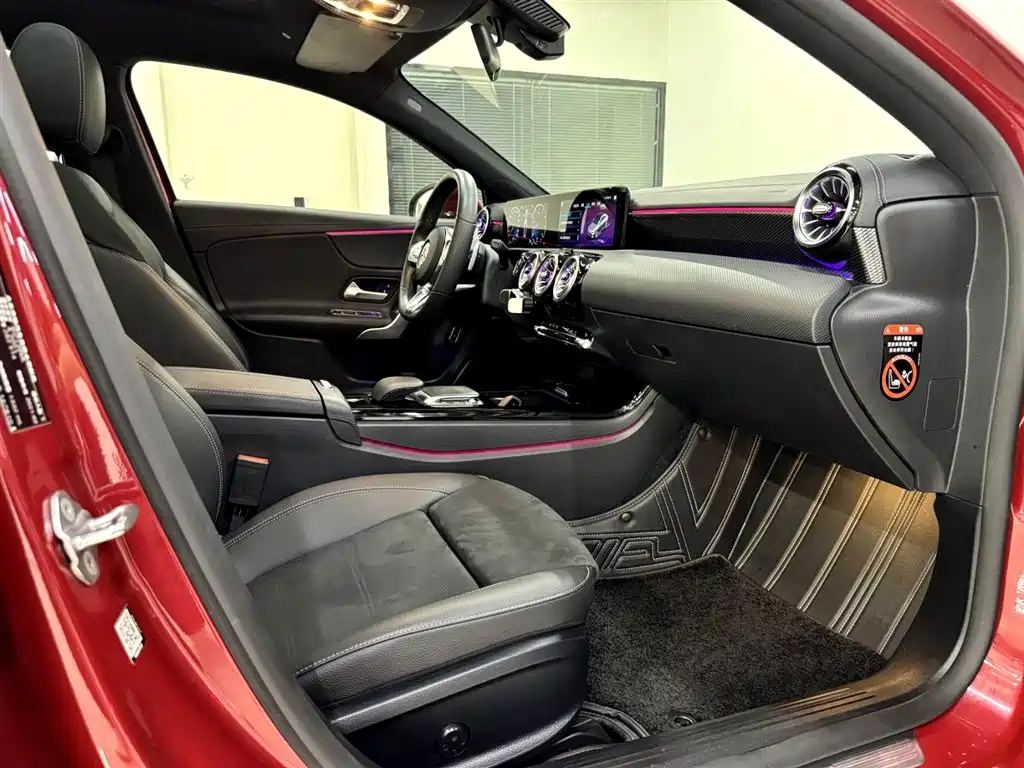 Mercedes-Benz A-Class 2021 A 200 L Sport Sedan Fashion Edition фото 11