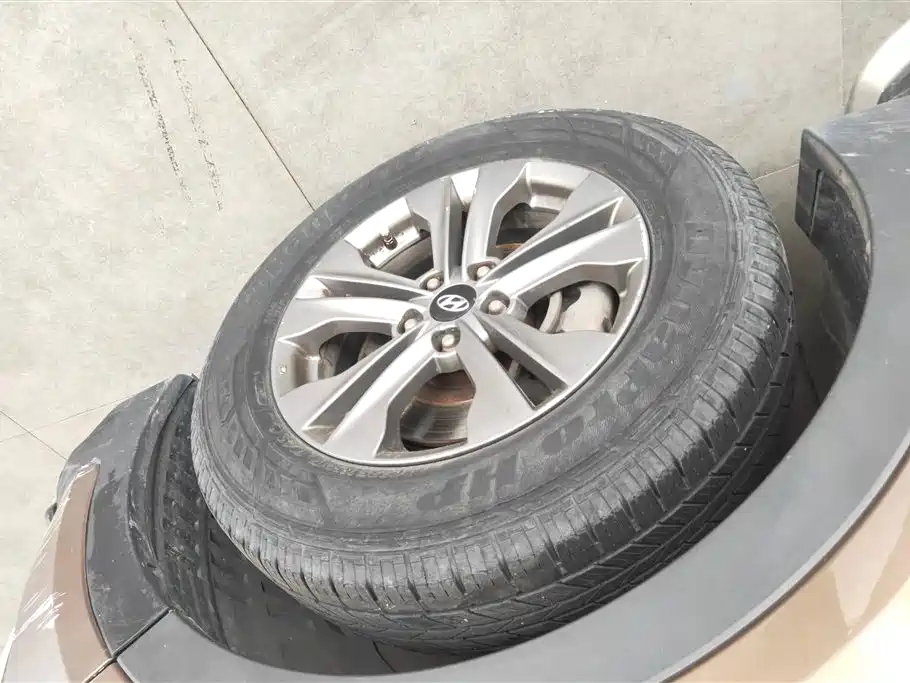 Hyundai Santa Fe 2013 Model 2.4L Automatic 2WD Smart фото 6