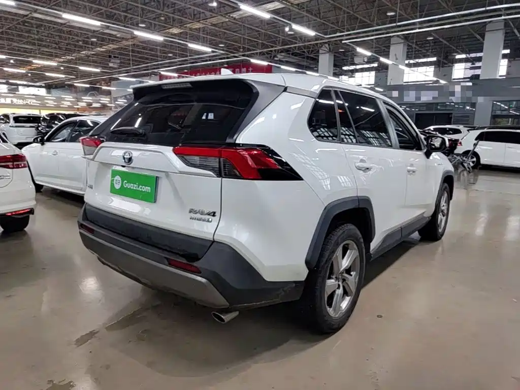 Photo 7 - Toyota RAV4 Rongfang