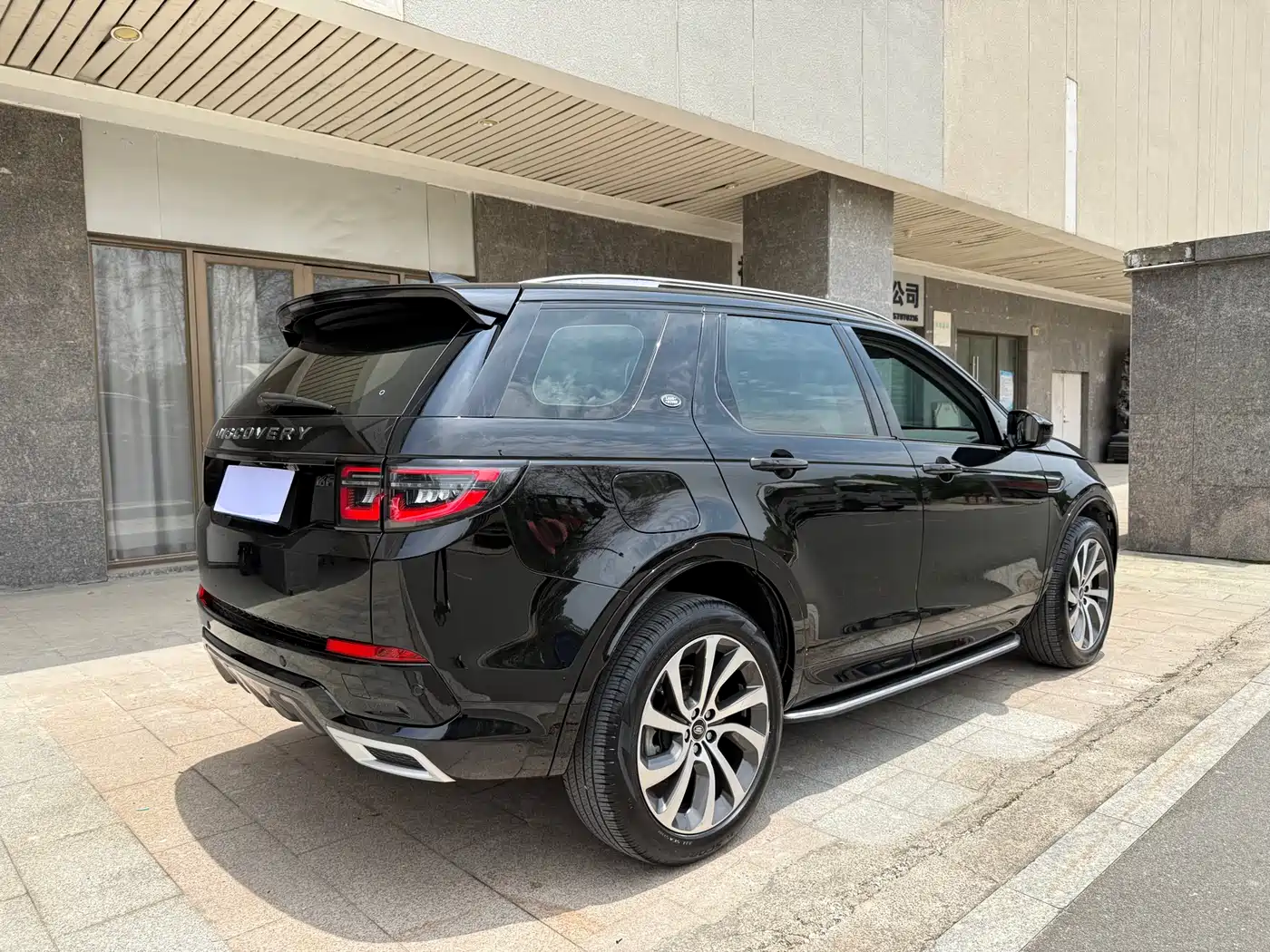 Land Rover Discovery Sport 2023 249PS R-Dynamic SE Performance Technology Version фото 8