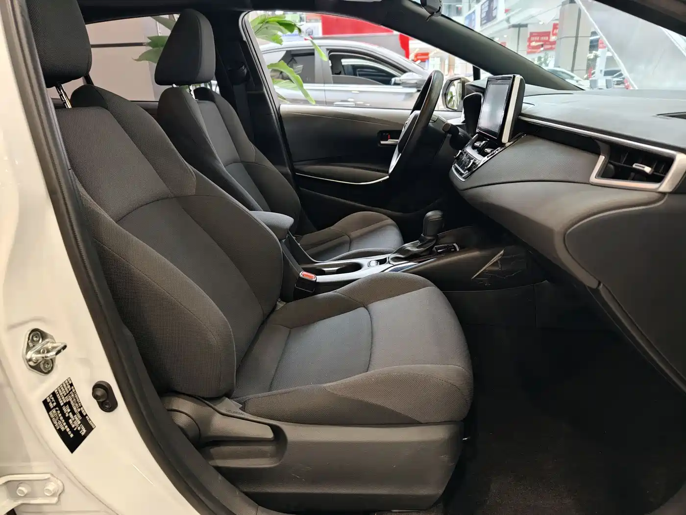 Toyota Levin 2021 Dual Engine 1.8H E-CVT Luxury Edition фото 10