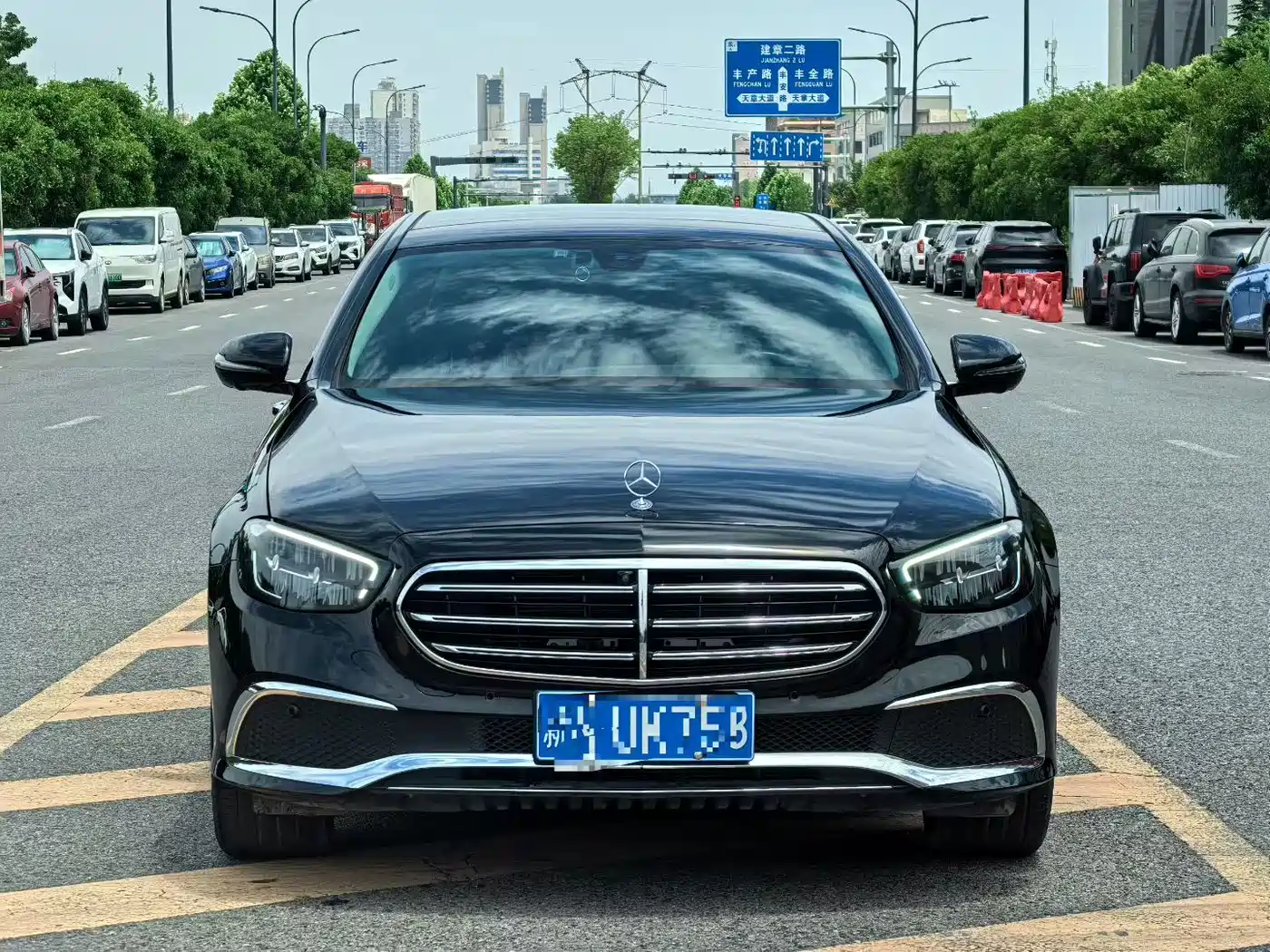 Mercedes-Benz E-Class 2023 E 300 L Luxury фото 2