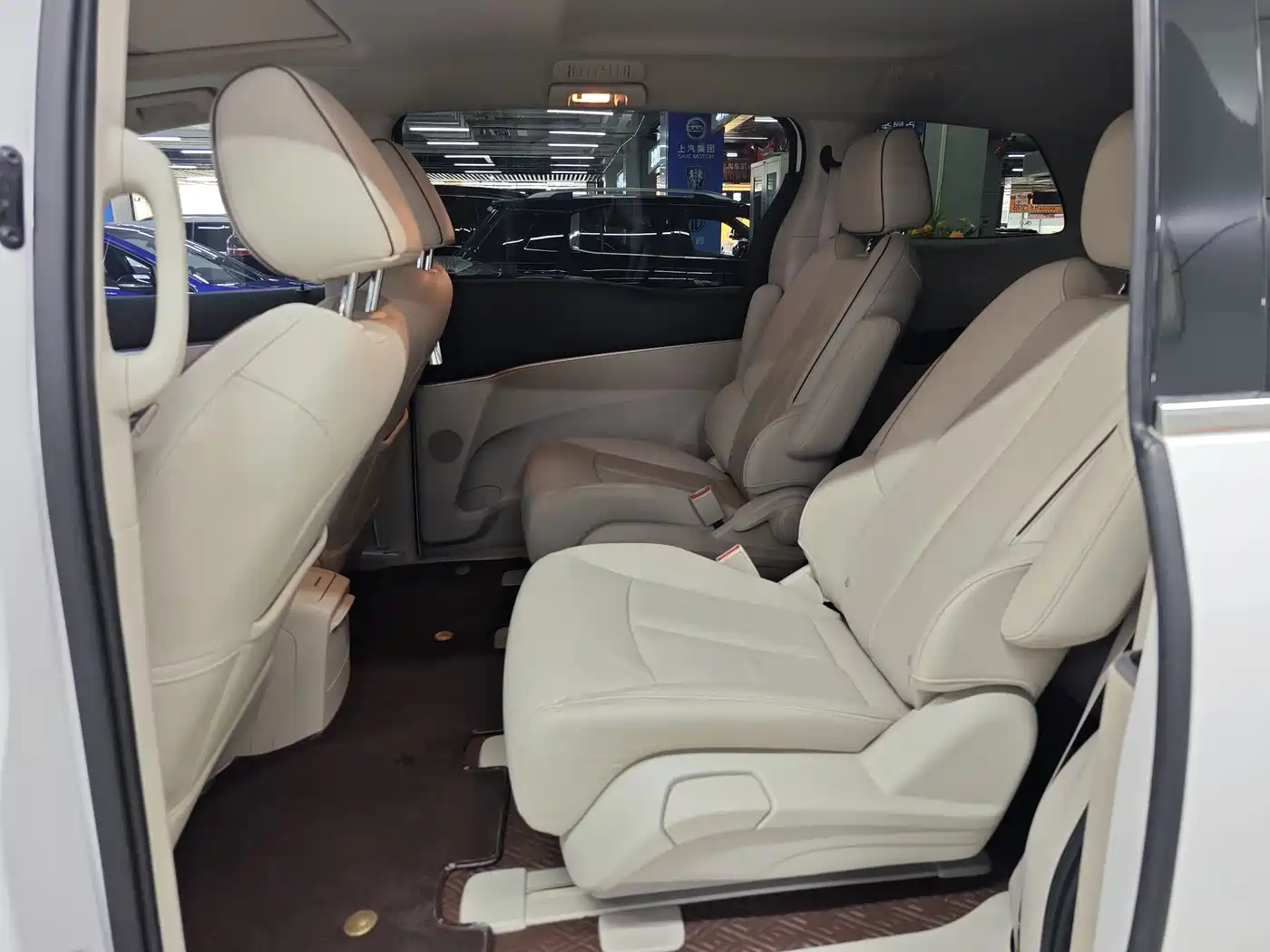Buick GL8 2021 Land Business Class 652T Luxury фото 6