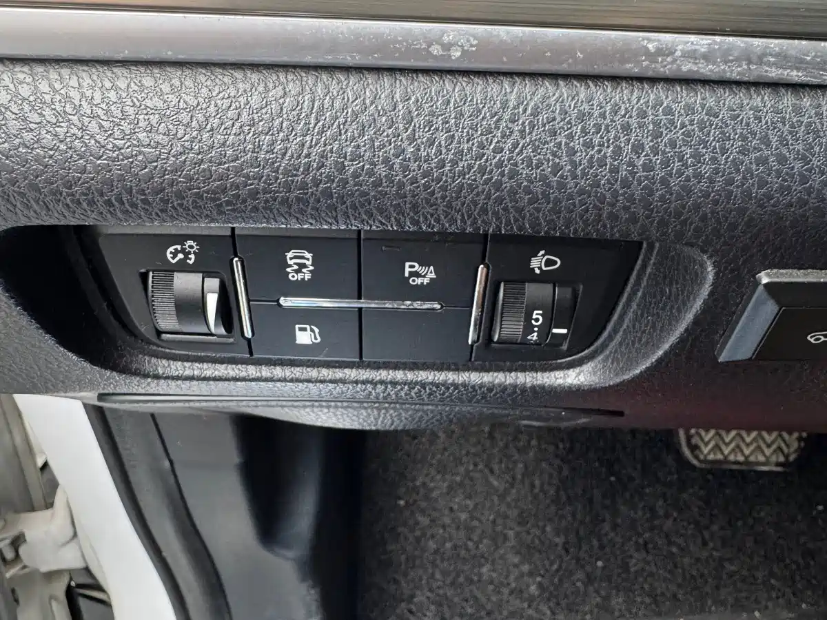 Changan CS95 2017 2017 2.0T FWD Zhiyuan Edition