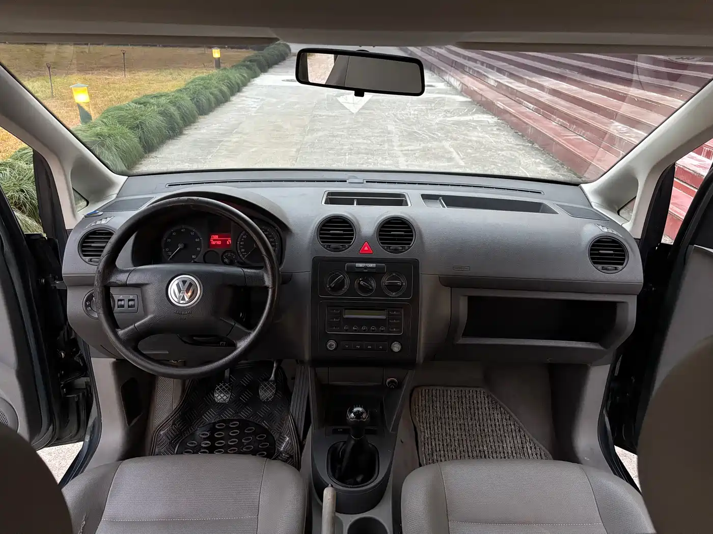 Volkswagen Caddy 2005 1.6L Functional 7-seater фото 9