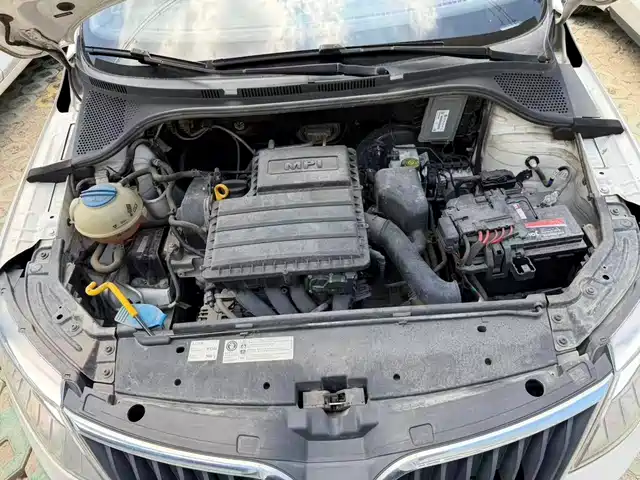 Škoda Skoda Rapid Spaceback 2018 1.6L Automatic Comfort — фото 3