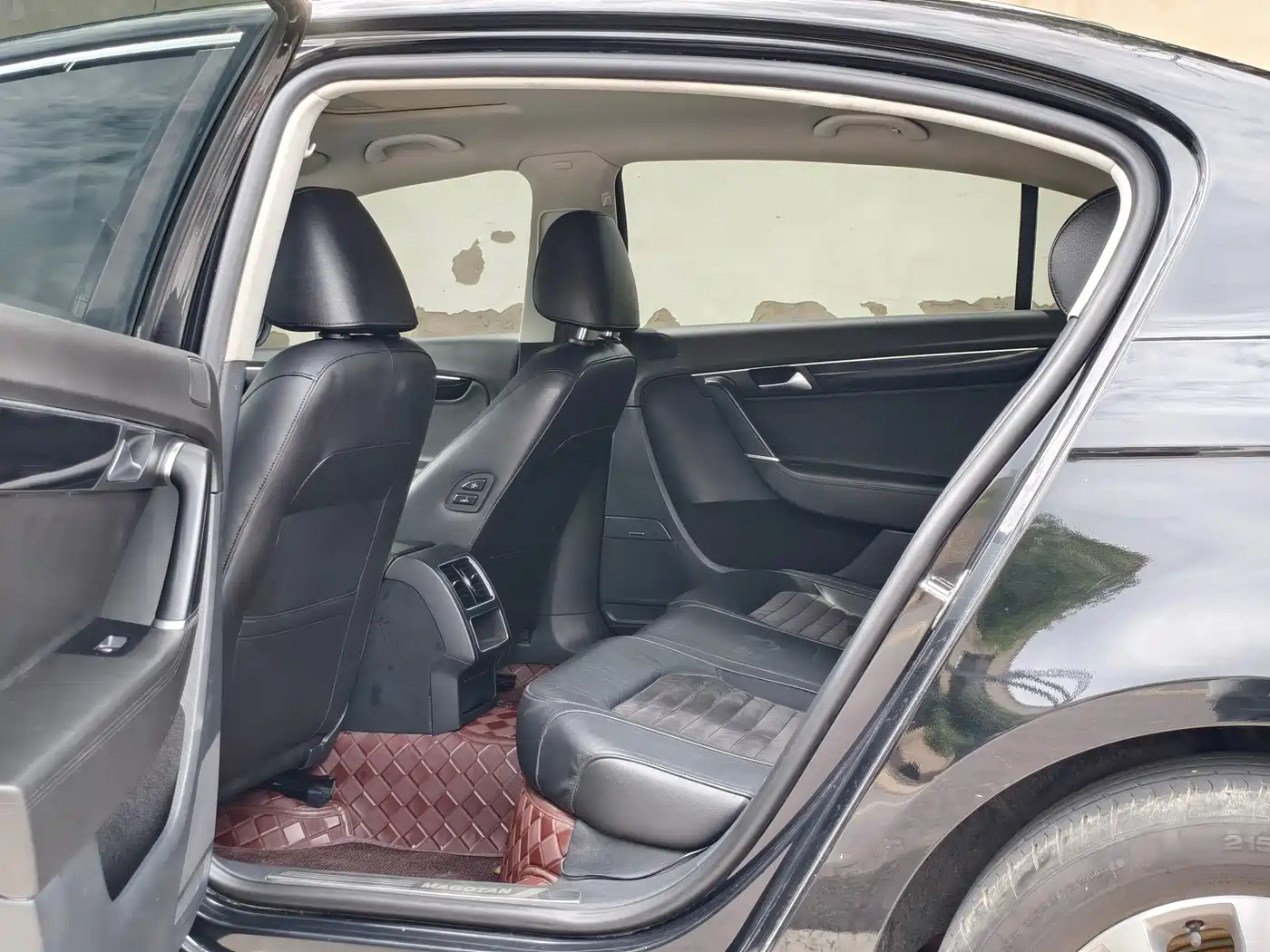 Volkswagen Magotan 2015 Facelift 2.0TSI Luxury фото 5