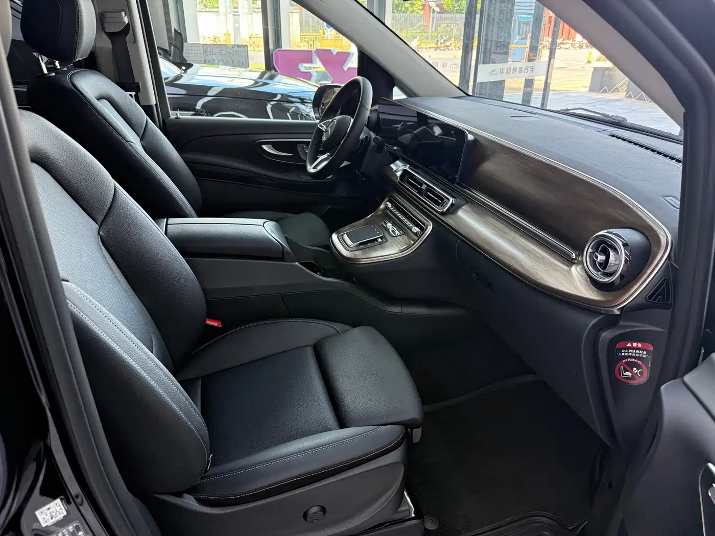 Mercedes-Benz V-Class 2025 2025 V 300 Navigator Edition