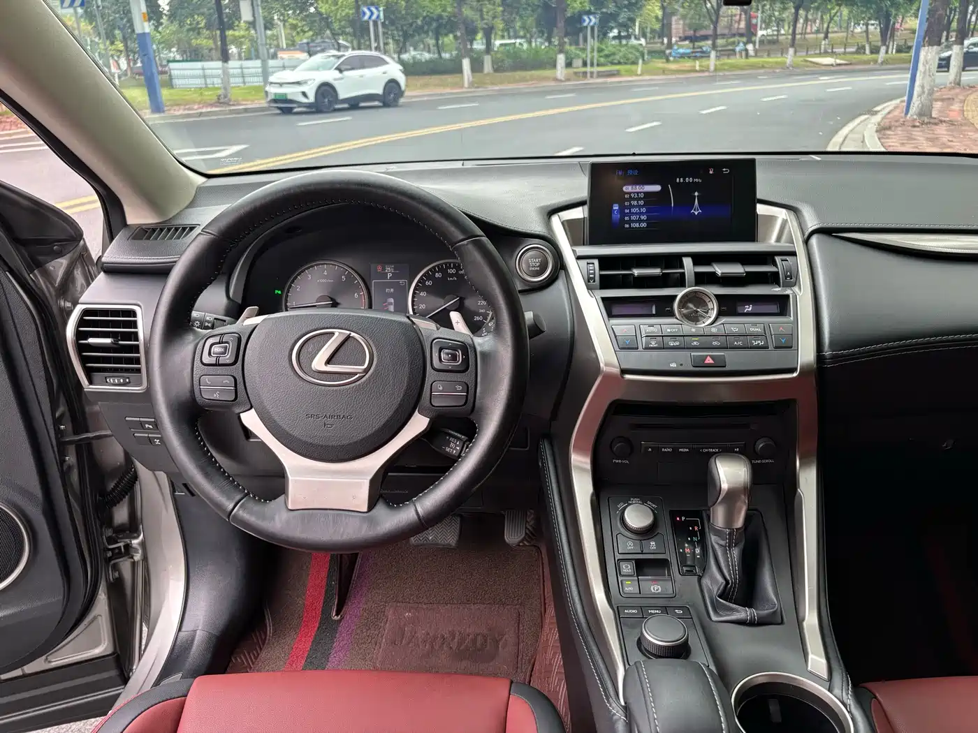 Lexus NX 2015 200t AWD F Sport фото 18