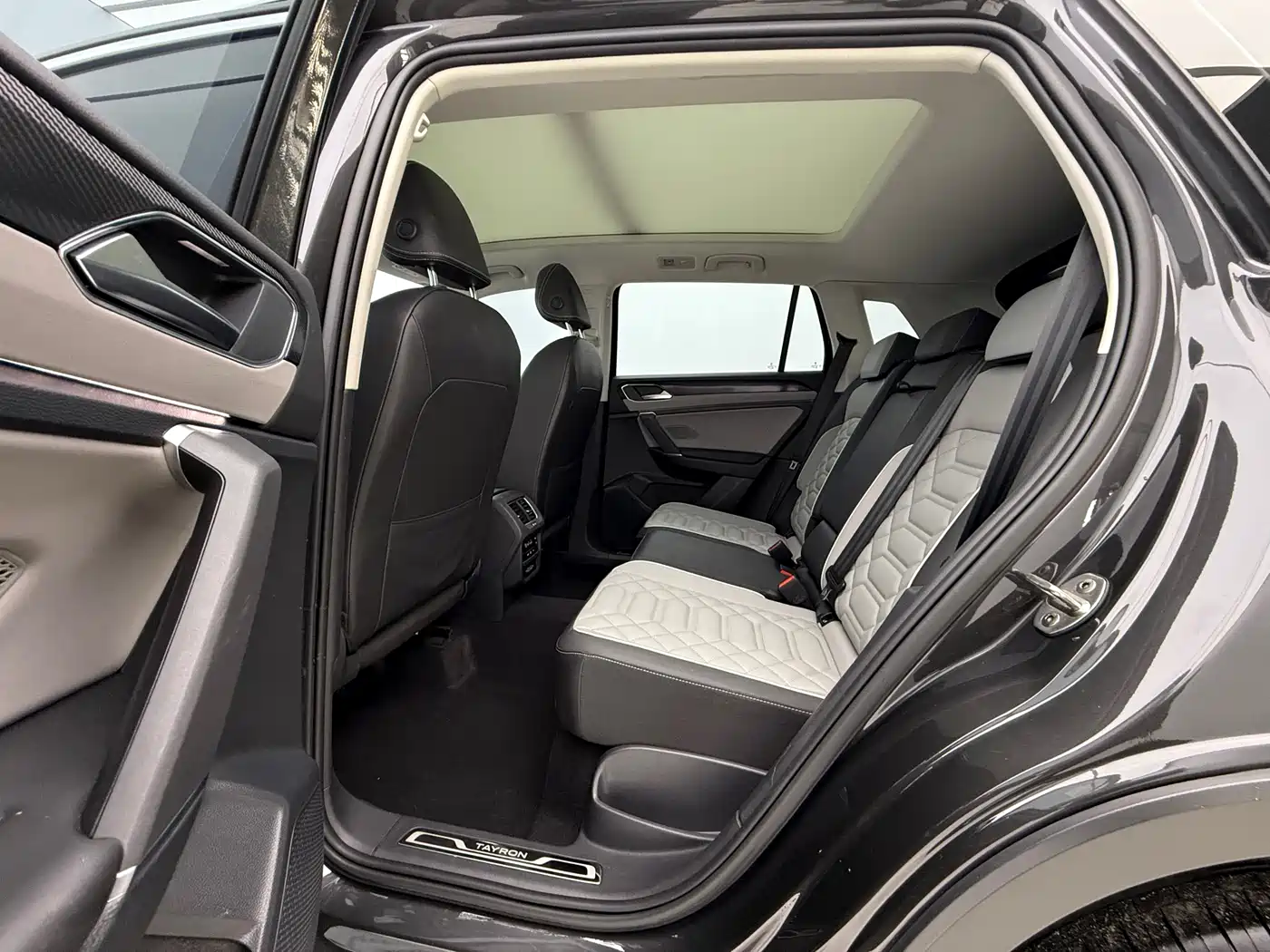 Volkswagen Tayron 2023 280TSI 2WD Luxury Plus Advanced Edition фото 12