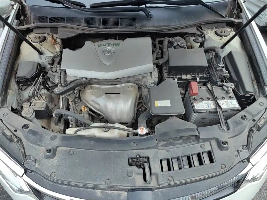 Toyota Camry 2016 2.0G 10th Anniversary Leading Edition фото 16