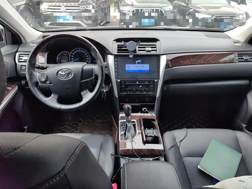 Toyota Camry 2016 2.0G 10th Anniversary Leading Edition фото 5