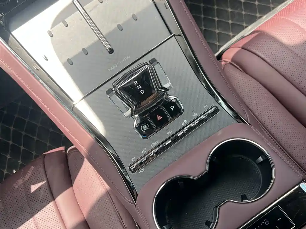 Denza Z9GT 2024 1100 AWD Ultra Edition фото 19