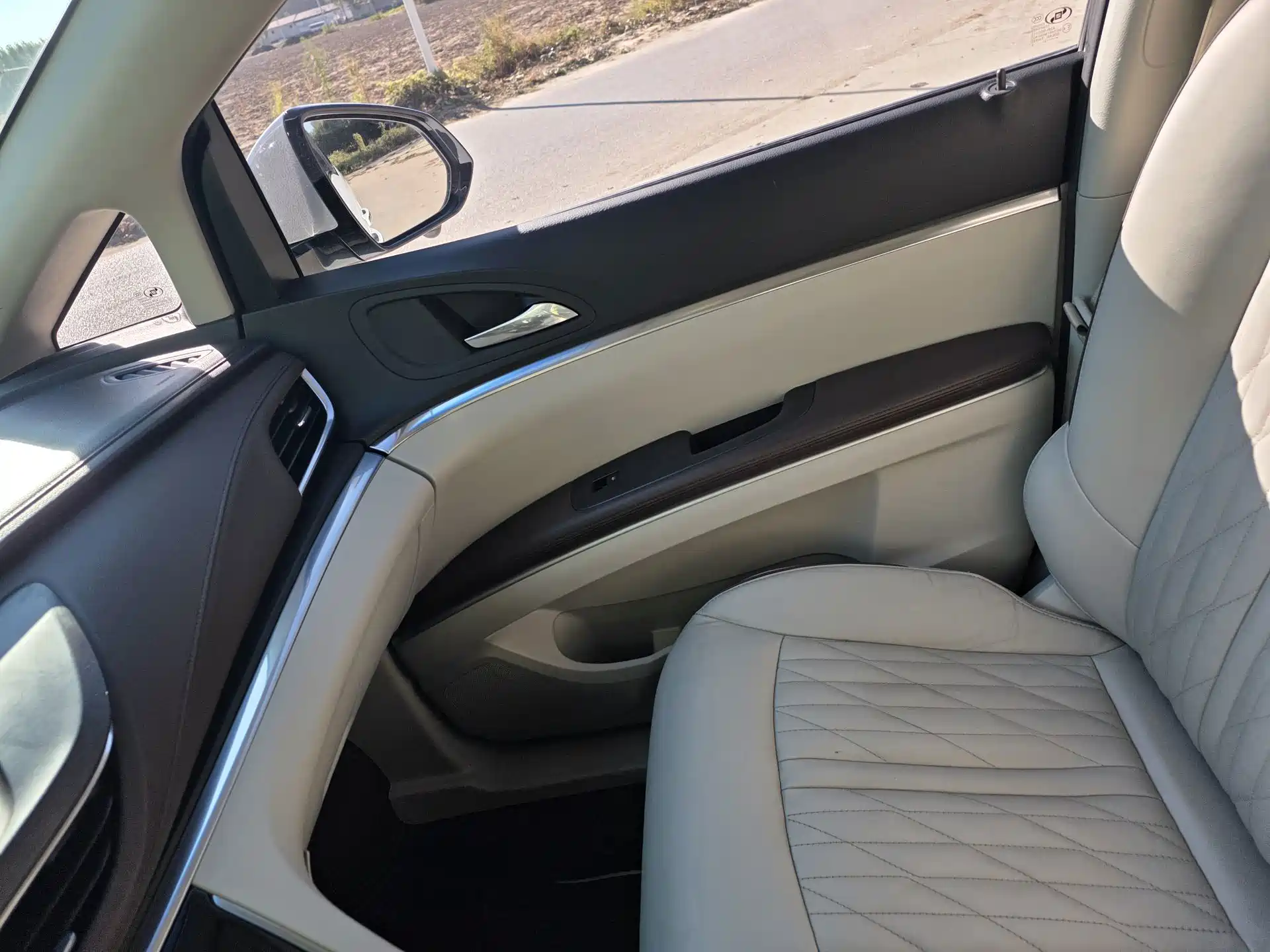 Photo 10 - Buick GL8