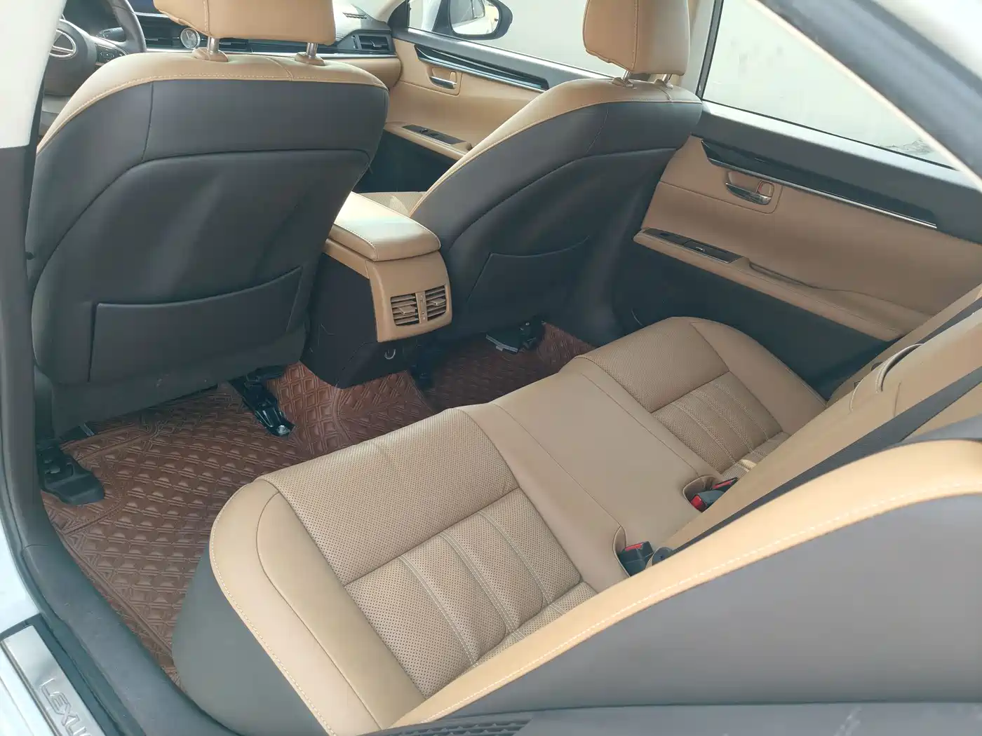 Lexus ES 2015 300h Comfort Edition фото 8