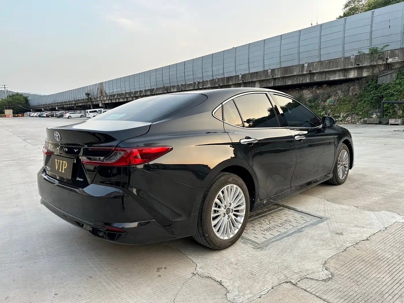 TOYOTA CAMRY