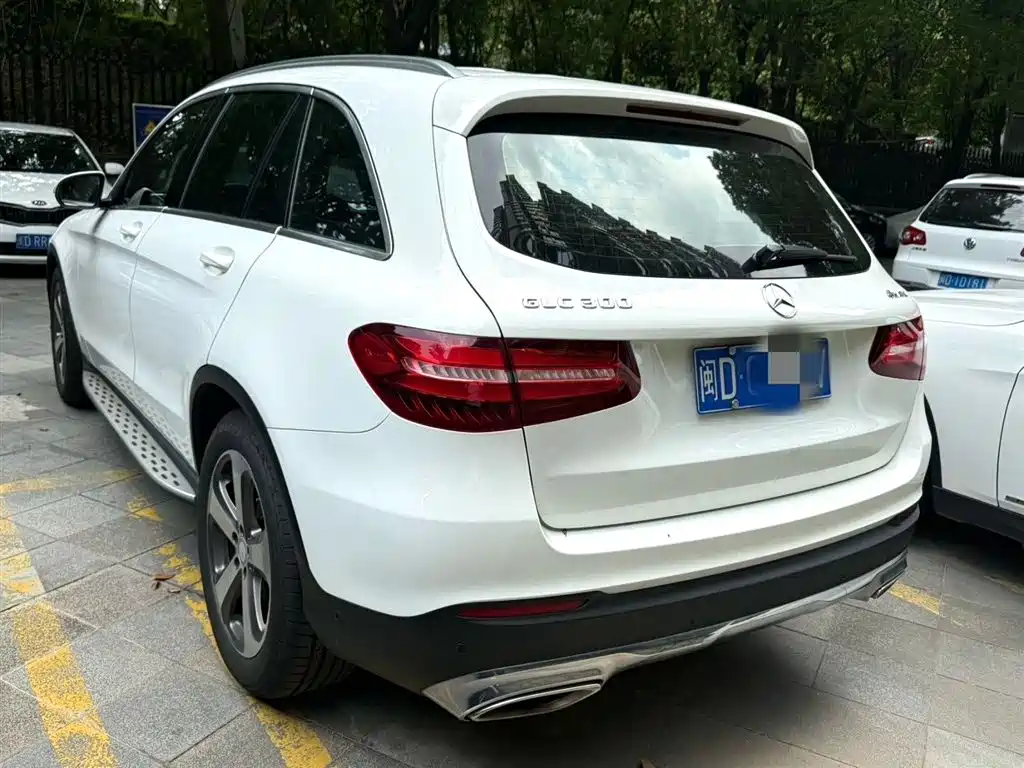 Mercedes-Benz GLC 2017 GLC 300 4MATIC Dynamic фото 4