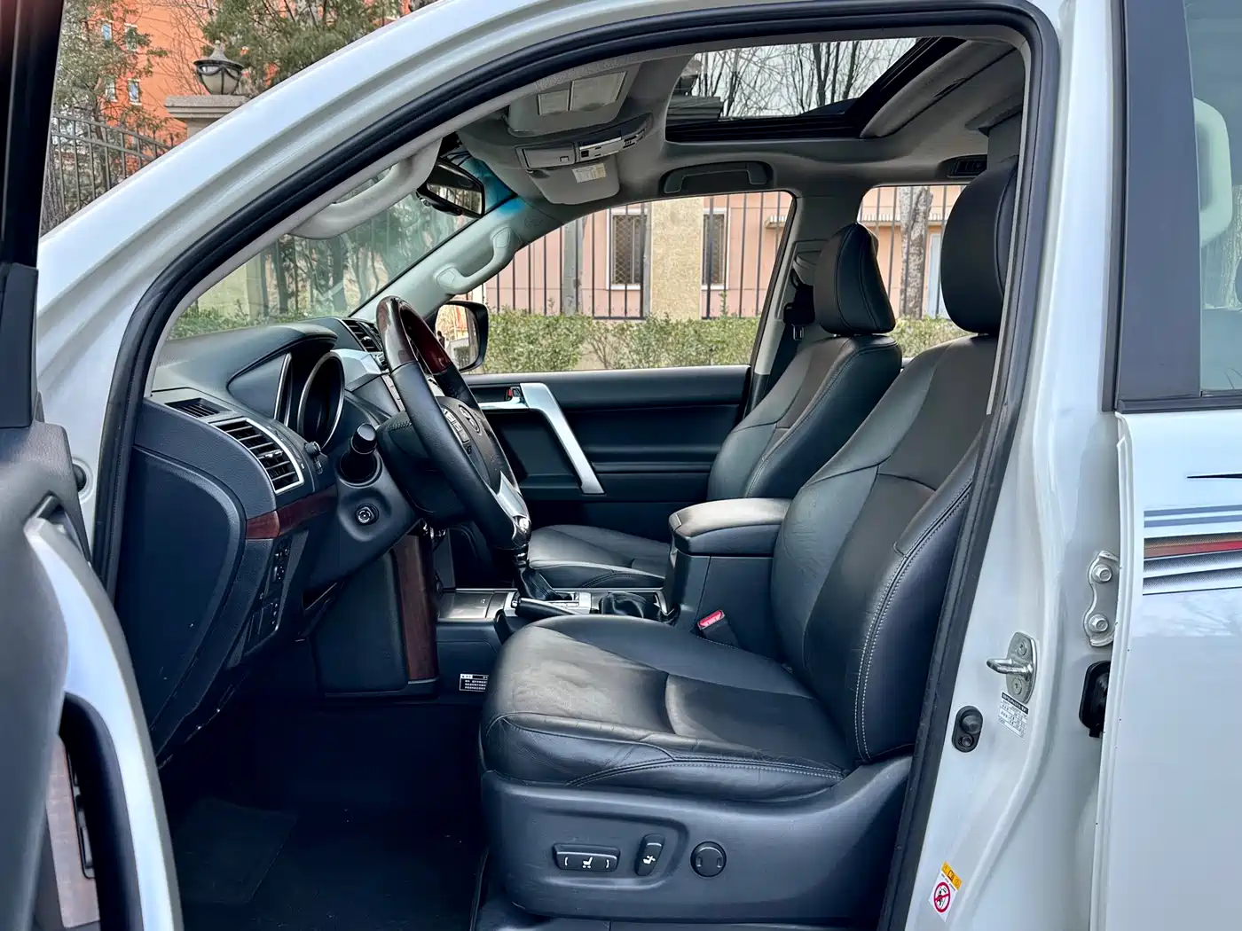Toyota Prado 2016 3.5L Auto VX NAVI фото 6