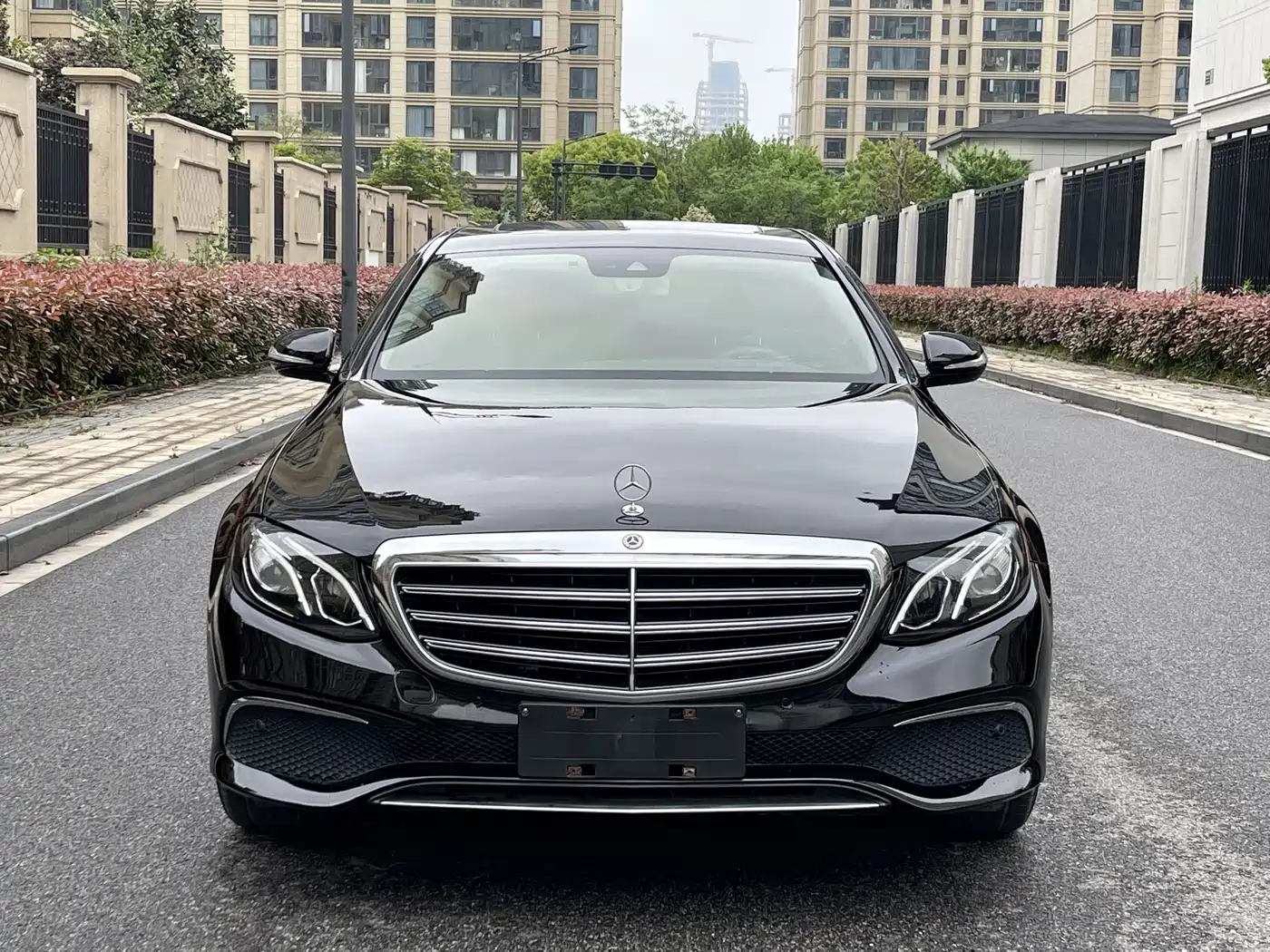 Mercedes-Benz E-Class 2016 E 300 L Fashion Type фото 2