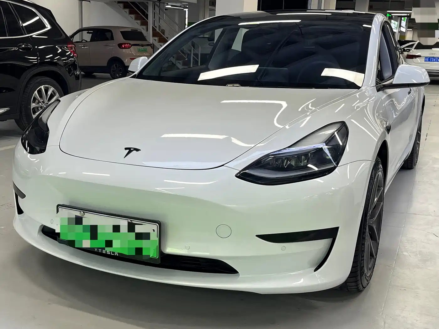 TESLA MODEL 3