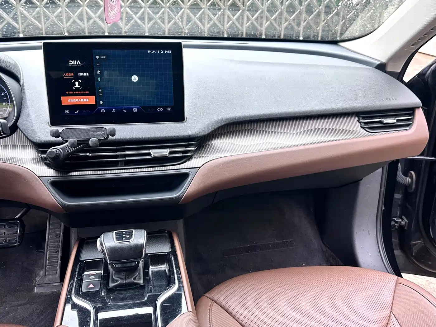Hongqi E-QM5 2022 431km Battery Swap Enjoyment Edition фото 8