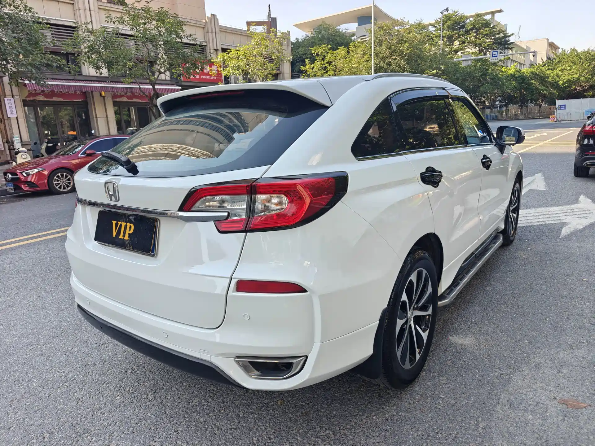 Фото 4 - Honda Avancier