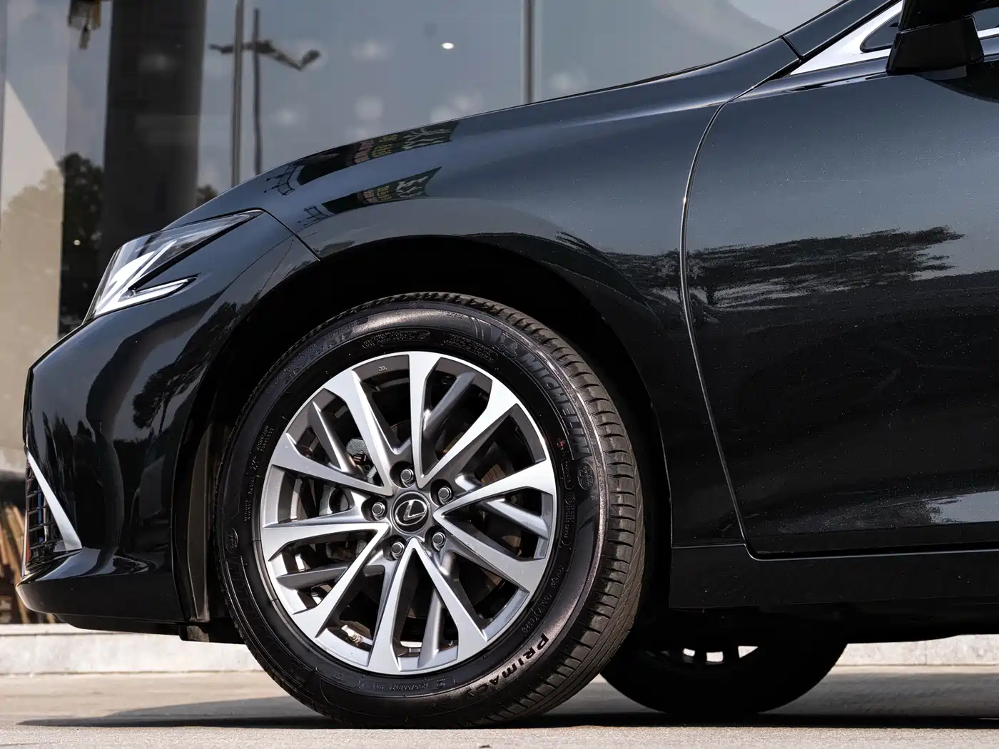 Lexus ES 2025 300h Ultimate Edition фото 8