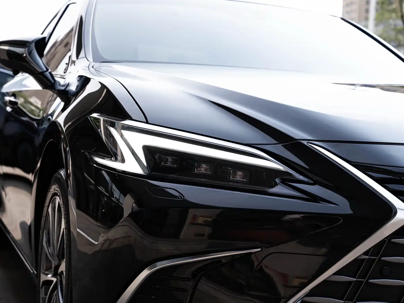 Lexus ES 2025 300h Ultimate Edition фото 6
