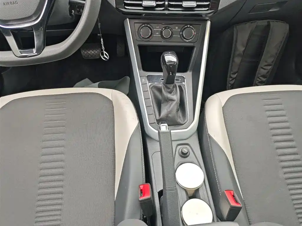 Volkswagen Polo 2019 Plus 1.5L Automatic Colorful Tech Edition фото 14