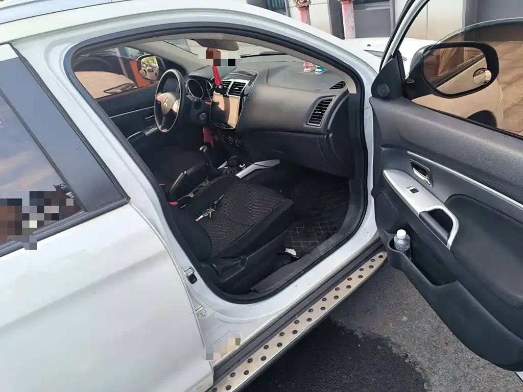 Mitsubishi ASX 2017 2016 1.6L Manual 2WD Pioneer Edition