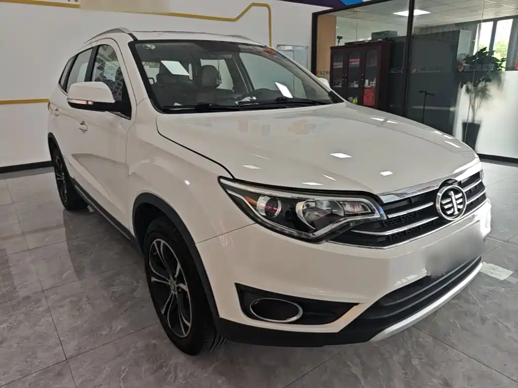 FAW Senya R7 2018 2017 Model 1.6L Automatic Prestige