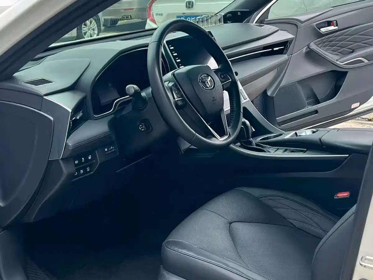 Toyota Avalon 2019 Hybrid 2.5L Limited Flagship Version China V фото 4