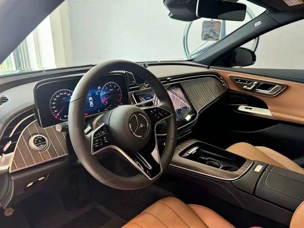 Mercedes-Benz E-Class 2025 E 300 L Fashion фото 10