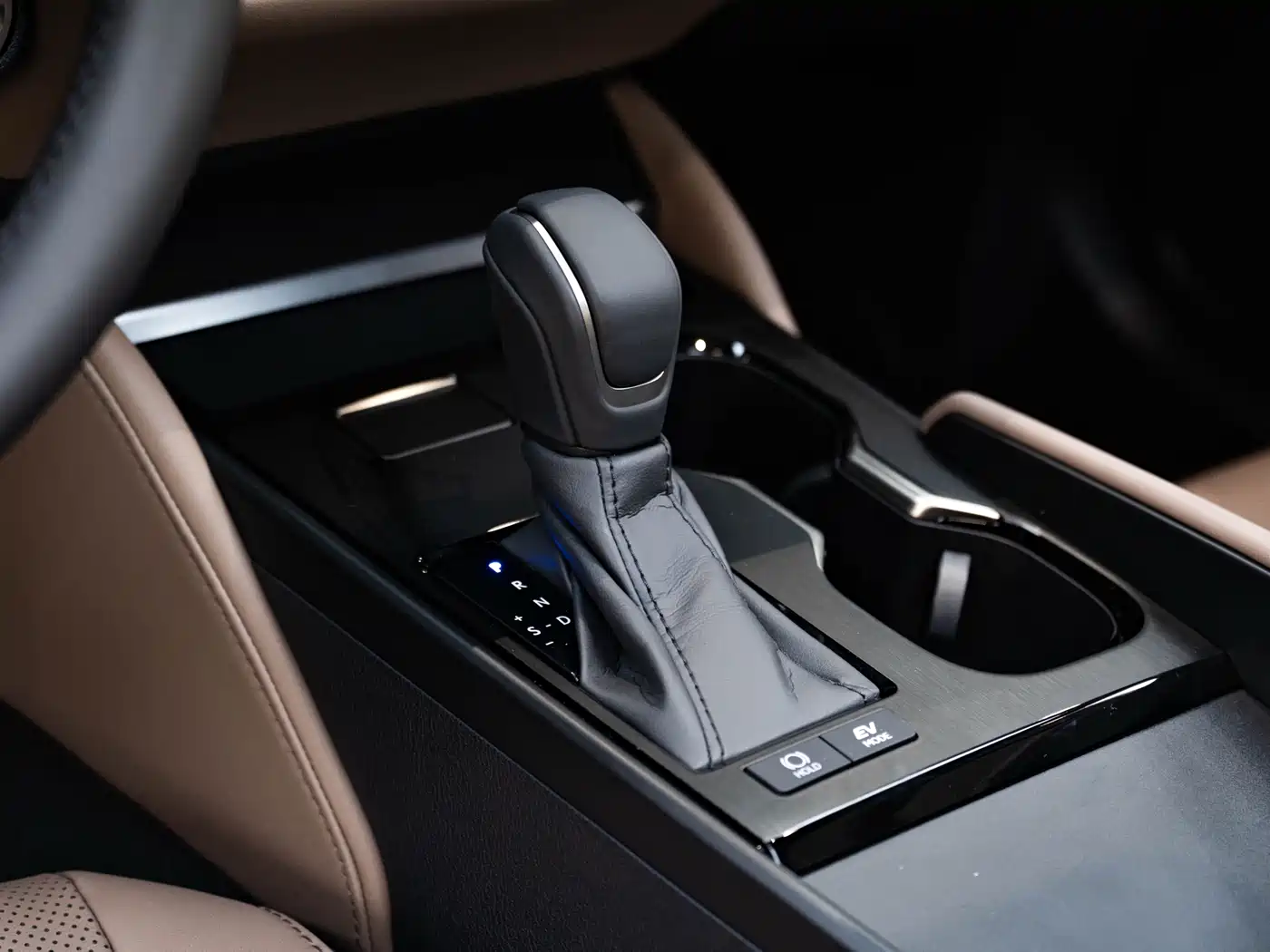 Lexus ES 2025 300h Ultimate Edition фото 15