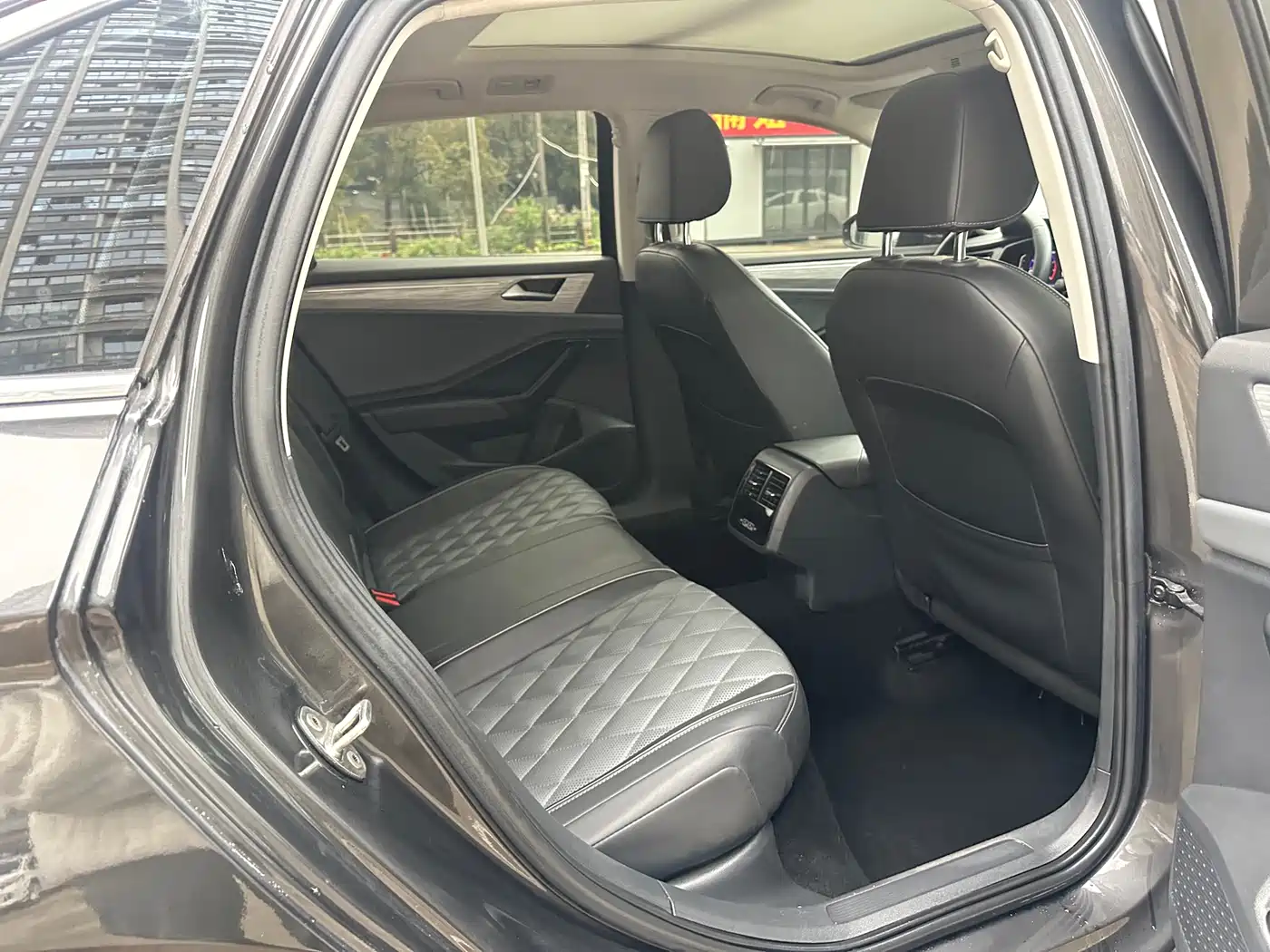 Volkswagen Sagitar 2022 280TSI DSG Surpassing Edition фото 13