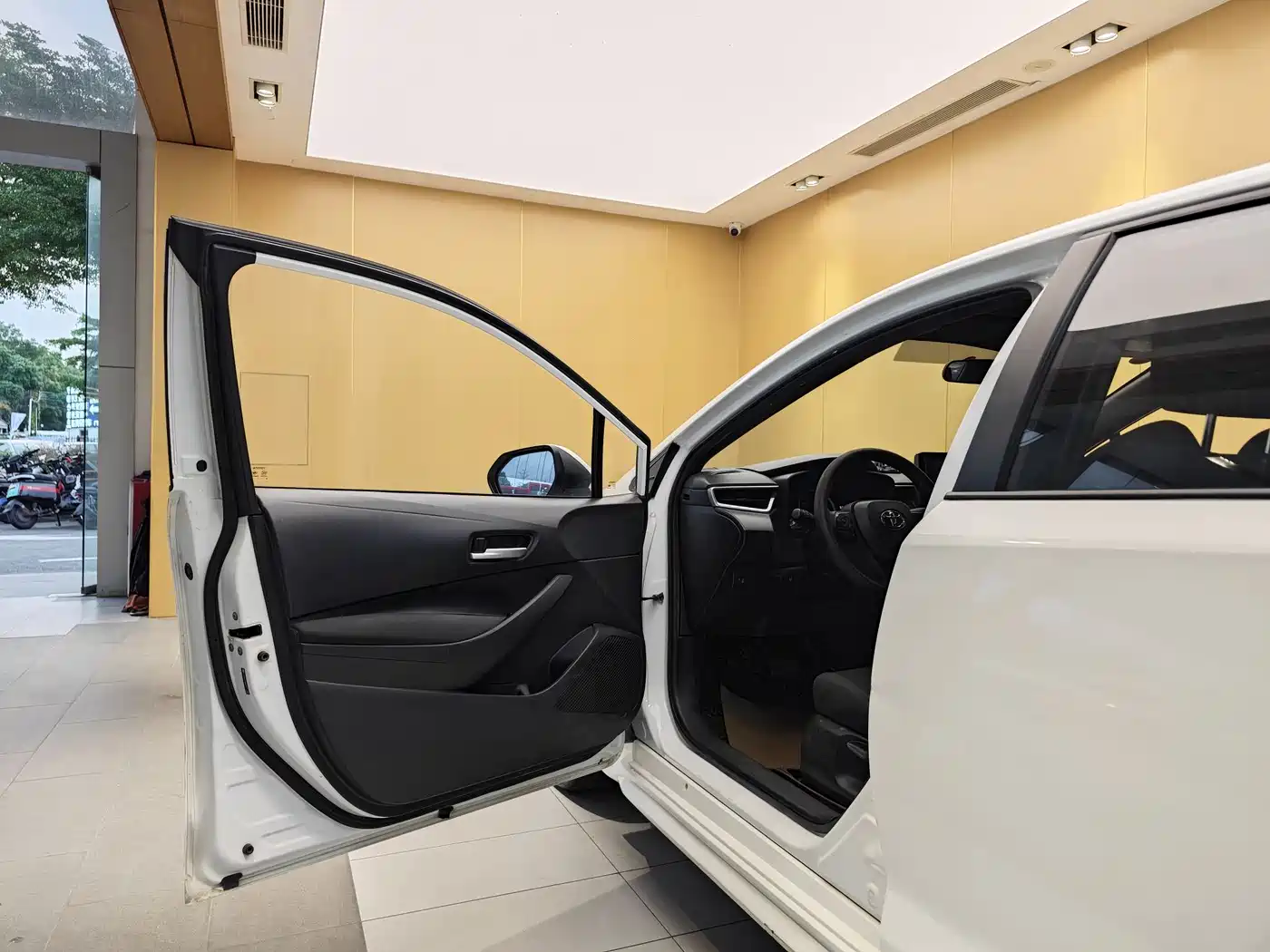Toyota Levin 2022 TNGA 1.5L CVT Progressive Edition фото 8