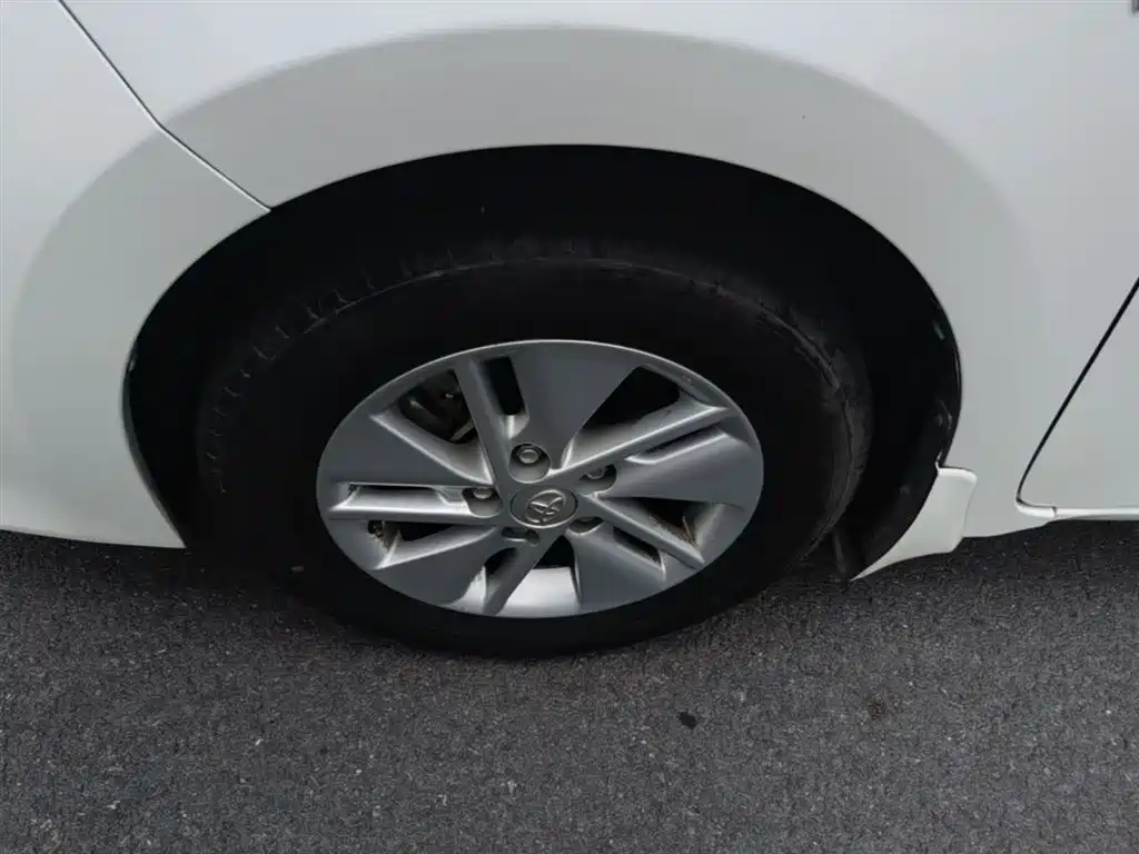 Toyota Corolla 2014 1.6L CVT GL фото 23